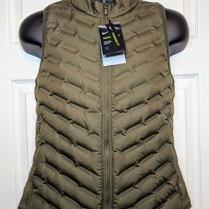 NWT Nike Aeroloft Women’s Repel Running Gilet